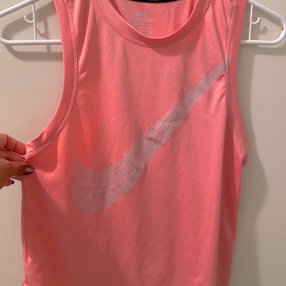 Nike top